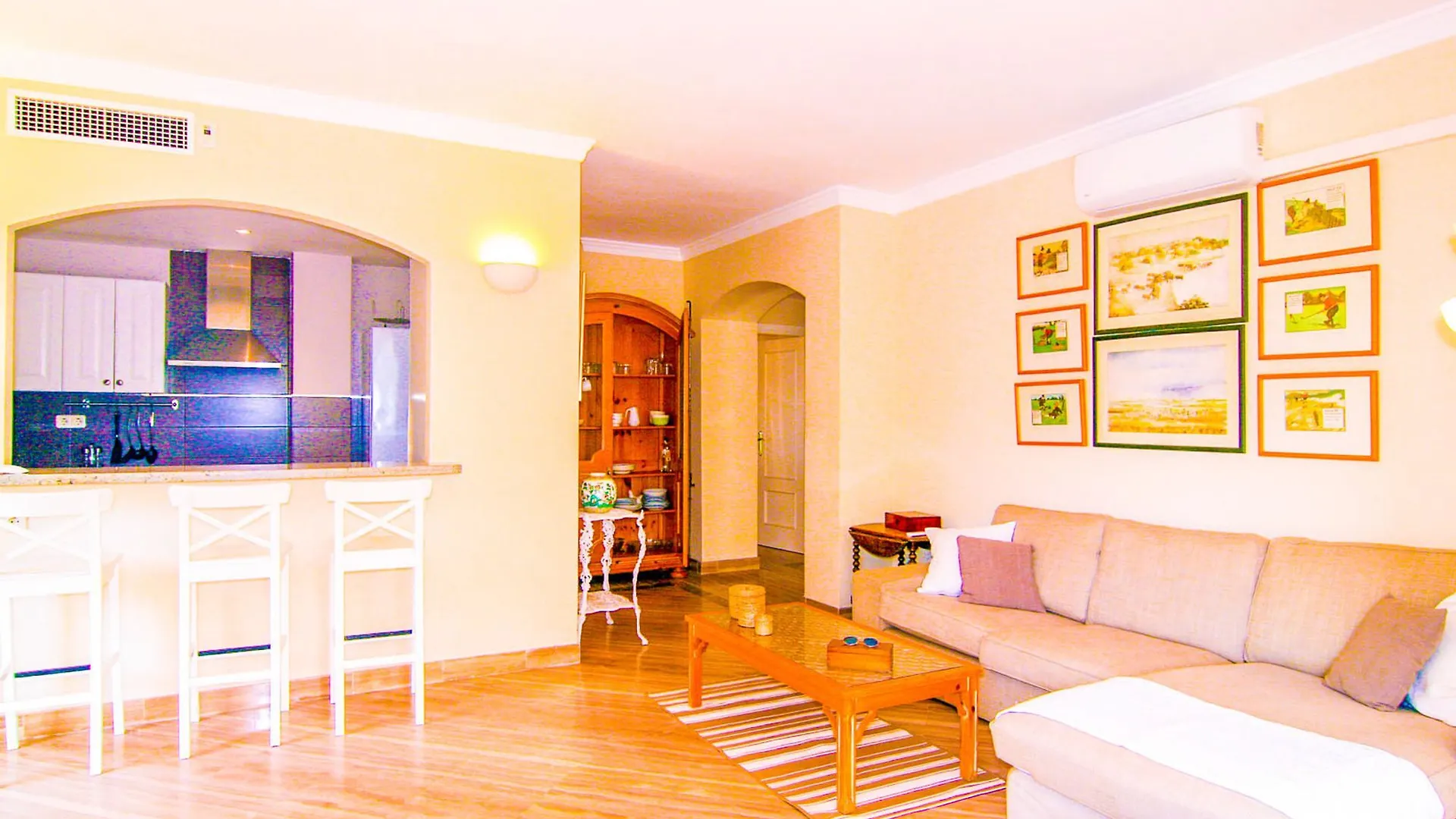 מארבלה Oleholidays Apartamento Hacienda Playa IV ספרד