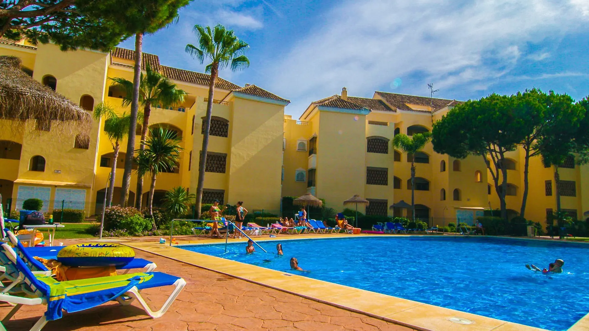 מארבלה Oleholidays Apartamento Hacienda Playa IV